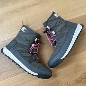 Sorel Youth Whitney II Short Lace Up Winter Boots Size 5